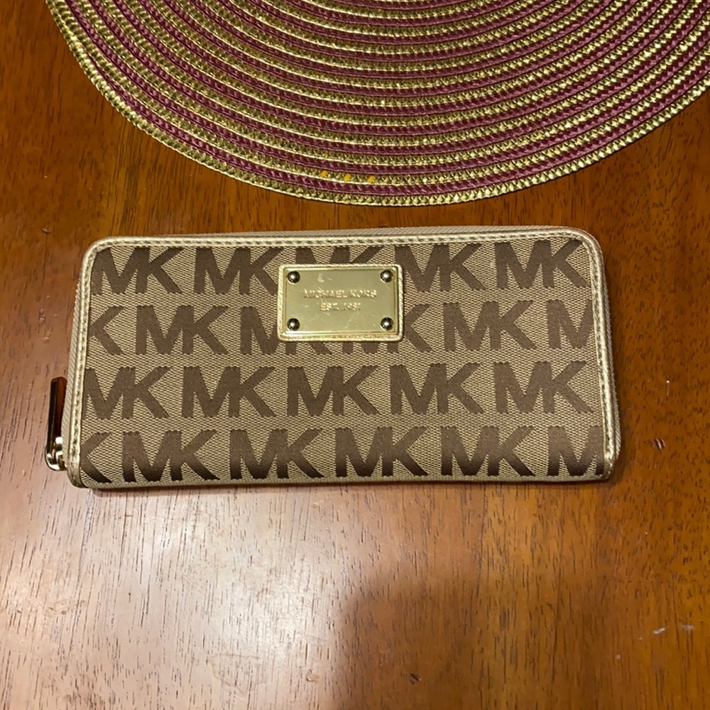 Michael Kors women’s wallet